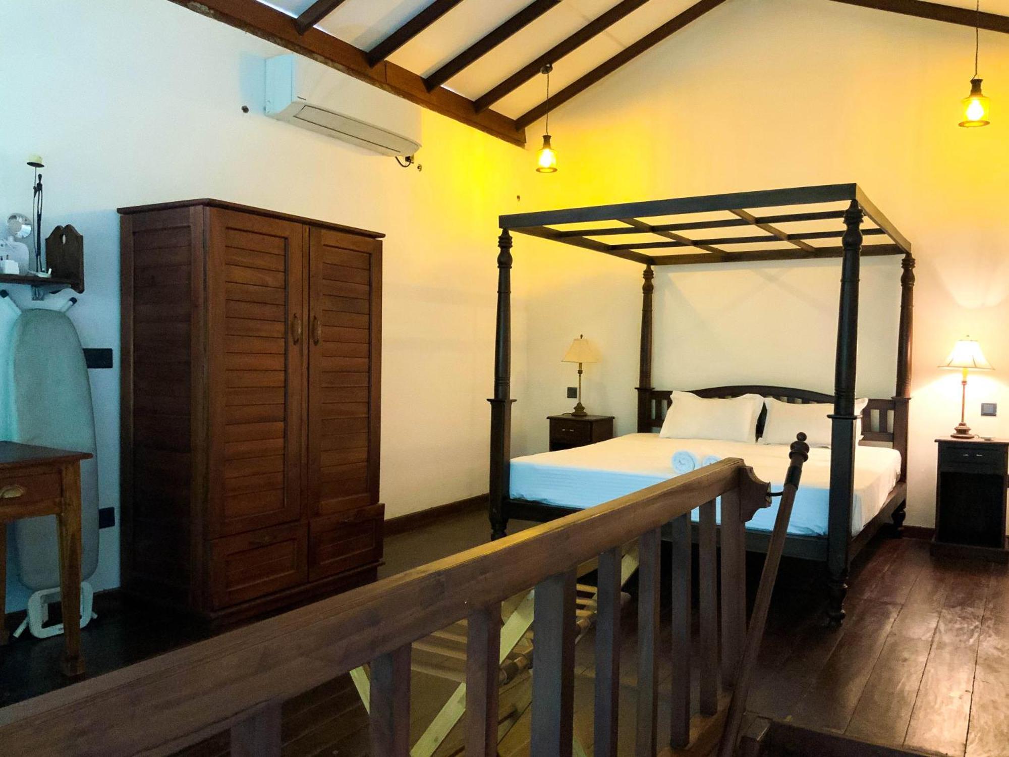 Headman House Antique Villa - A Seaside Royal Stay Ахангама Экстерьер фото