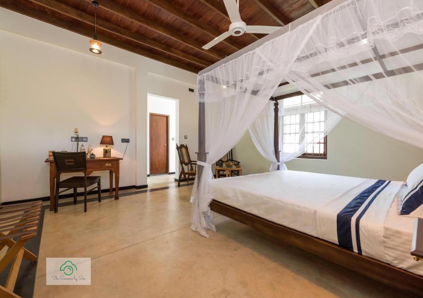 Headman House Antique Villa - A Seaside Royal Stay Ахангама Экстерьер фото